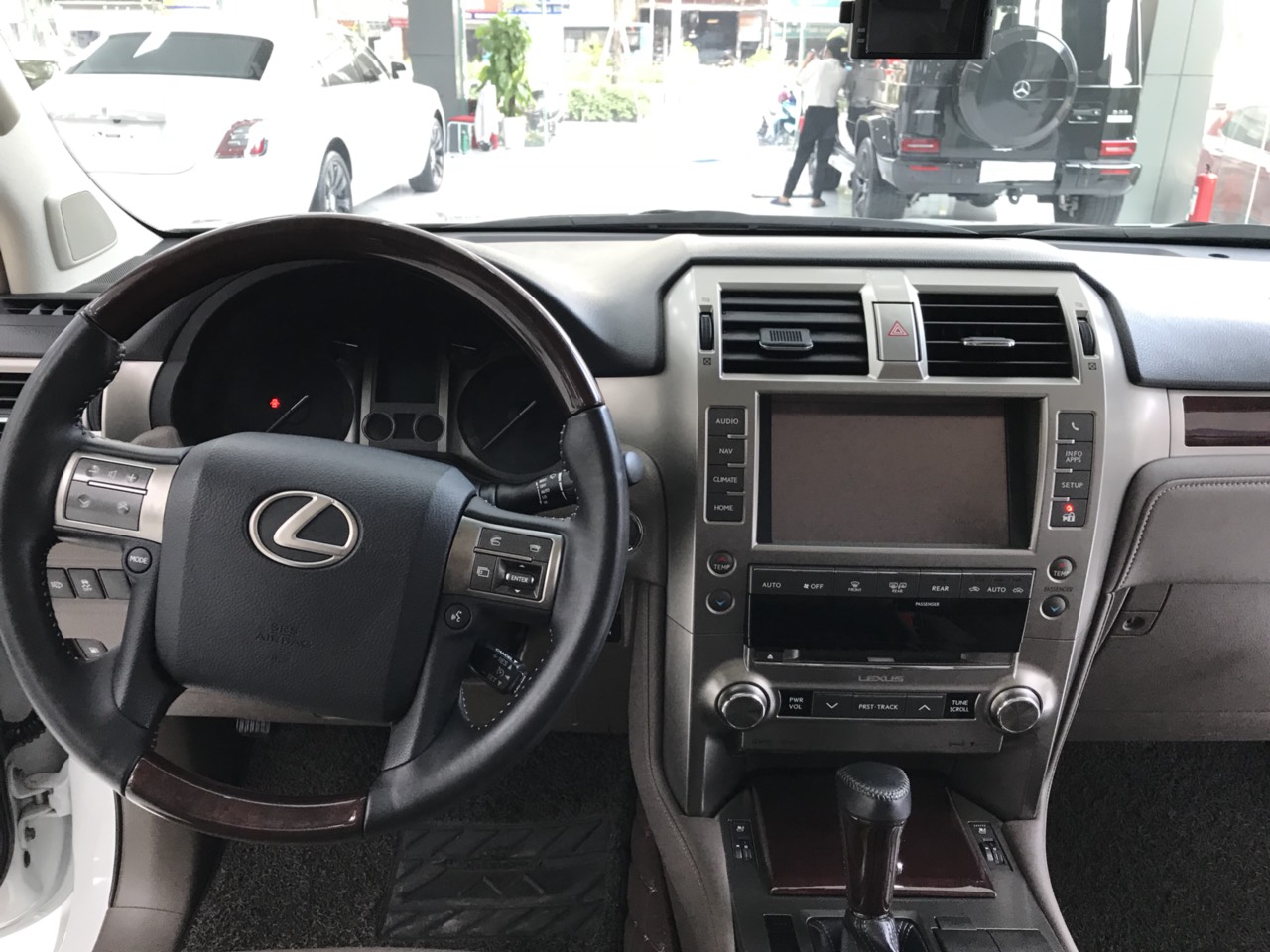 Bán Lexus GX460 sản xuất 2015 đăng ký 2017 một chủ