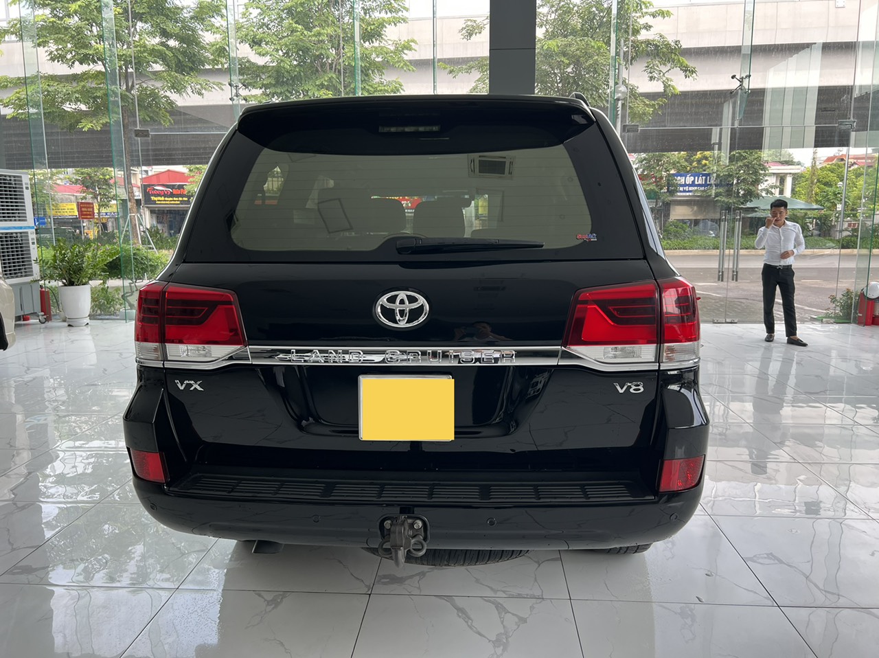 Cần bán  Toyota Land Cruiser VX sản xuất 2016, đăng ký 2017 xe đẹp ko lỗi