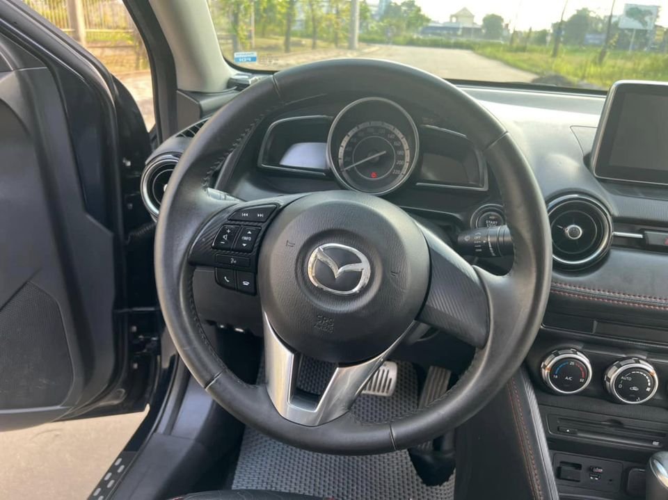 Mazda 2 2016 - Màu đen, giá chỉ 415 triệu