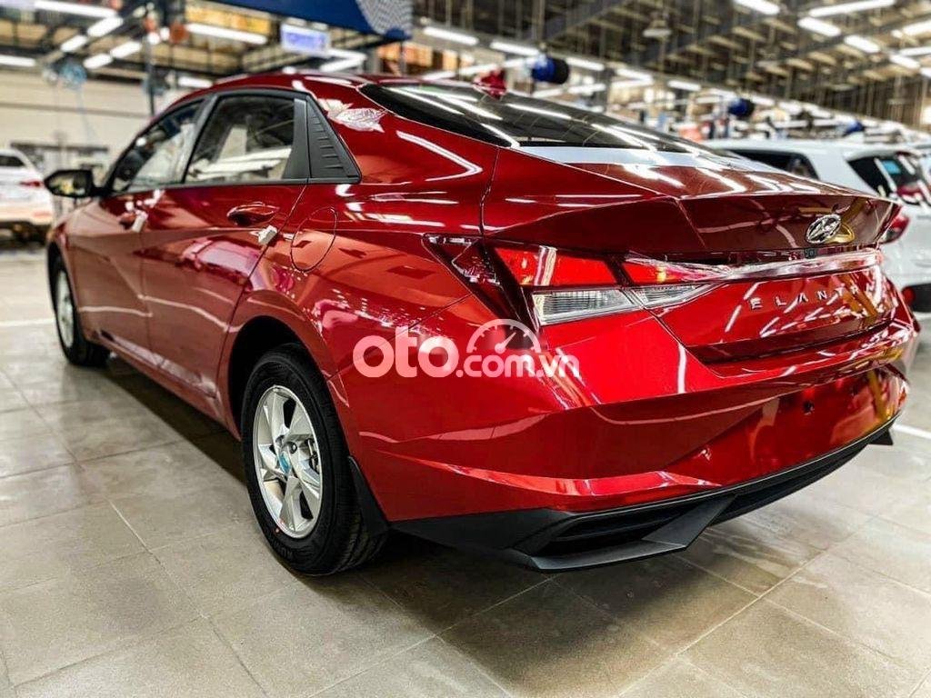 Hyundai Elantra Xe  Tiêu chuẩn - Giảm 50% thuế trước bạ 2022 - Xe Elantra Tiêu chuẩn - Giảm 50% thuế trước bạ