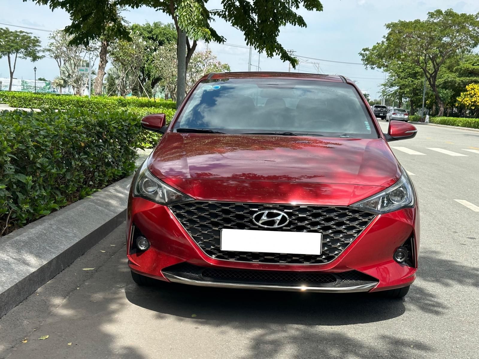 Hyundai Accent 2021 - Màu đỏ, biển số tỉnh