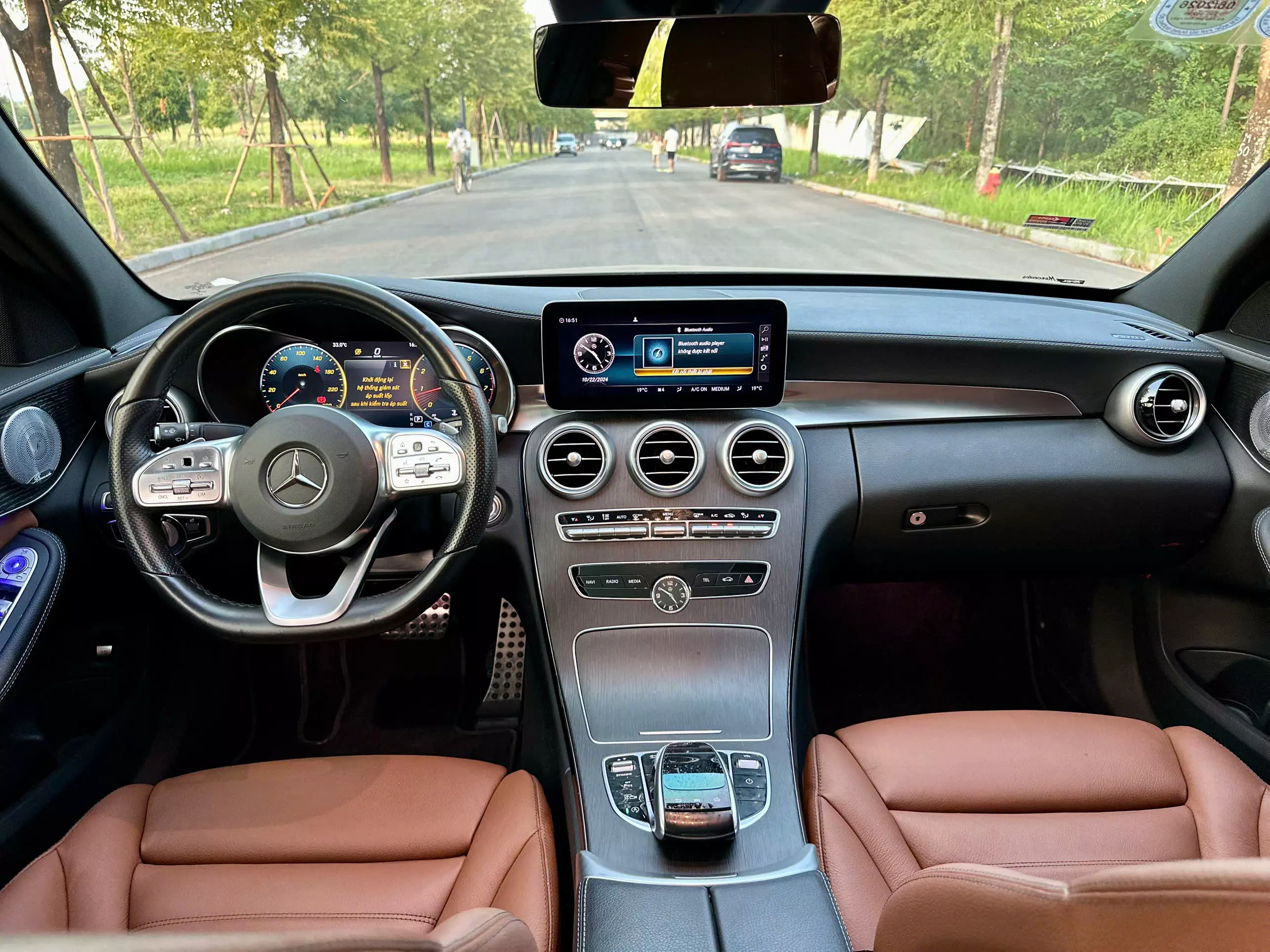 Mercedes-Benz C300 2021 - SẴN BA BÉ HẠT TIÊU MERCEDES CHỜ KHÁCH 