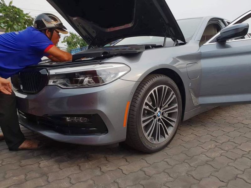 BMW 5-Series 2019 plug-in hybrid đầu tiên được cập cảng Sài Gòn
