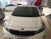 Kia Cerato 2016 - Em bán ô tô Kia Cerato đời 2016, màu trắng, giá 660tr giá 660 triệu tại Quảng Trị
