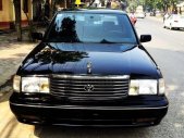 Toyota Crown MT 1993 - Gia đình cần bán lại xe Toyota Crown đời 1993, màu đen số sàn, giá tốt giá 350 triệu tại Yên Bái