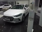 Hyundai Elantra 1.6AT 2016 - Bán Hyundai Elantra 1.6AT đời 2016, màu trắng giá 669 triệu tại Trà Vinh