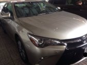 Toyota Camry LE SE 2016 - Cần bán gấp Toyota Camry LE sản xuất 2016, màu vàng, nhập khẩu giá 1 tỷ 670 tr tại Tp.HCM