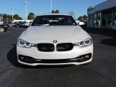 BMW 3 Series 330i 2017 - Bán BMW 3 Series 330i năm 2017, màu trắng, nhập khẩu chính hãng. Cam kết giá tốt nhất, giao xe ngay, đủ màu giá 1 tỷ 798 tr tại Quảng Trị