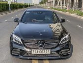Mercedes-Benz C class 2019 - Cần bán lại xe Mercedes C class sản xuất 2019, màu đen giá 1 tỷ 750 tr tại Tp.HCM