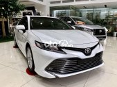 Cần bán Toyota Camry đời 2021, màu trắng, xe nhập giá 1 tỷ 29 tr tại Bến Tre