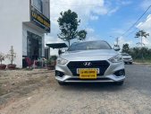 Hyundai Accent MT 2018 - Cần bán gấp Hyundai Accent MT năm 2018, màu bạc giá 330 triệu tại Hậu Giang