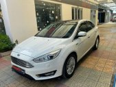 Ford Focus Titanium 2018 - Cần bán lại xe Ford Focus Titanium năm sản xuất 2018, màu trắng giá 596 triệu tại Hà Nội