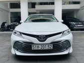 Bán Toyota Camry năm sản xuất 2019, màu trắng, nhập khẩu giá 1 tỷ 159 tr tại Tp.HCM