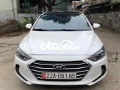 Hyundai Elantra 2017 - Cần bán lại xe Hyundai Elantra GLS MT năm sản xuất 2017, màu trắng giá 400 triệu tại Hưng Yên