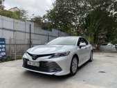 Toyota Camry 2020 - Bán xe màu trắng giá 920 triệu tại Hà Nội
