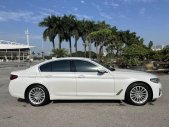 BMW 520i 2022 - Xe màu trắng, xe nhập còn mới giá 2 tỷ 300 tr tại Hà Nội