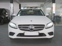 Mercedes-Benz C180 2020 - Màu trắng, nội thất đen giá 1 tỷ 99 tr tại Tp.HCM