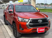 Toyota Hilux 2.4E AT 2021 giá 640 triệu tại Tp.HCM