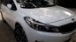 Kia Cerato 1.6 AT 2018 - Cần bán lại xe Kia Cerato 1.6 AT đời 2018, màu trắng, 600tr
