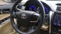 Toyota Camry 2018 - Cần bán lại xe Toyota Camry sản xuất 2018, màu vàng như mới 