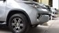 Toyota Fortuner V 4x2 2017 - Cần bán gấp Toyota Fortuner V 4x2 đời 2017, màu bạc, nhập khẩu nguyên chiếc