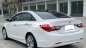 Hyundai Sonata 2.0AT 2012 - Bán Hyundai Sonata 2.0AT sản xuất 2012, màu trắng, xe nhập xe gia đình